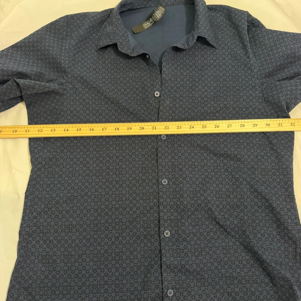 Lululemon Mens Airing Easy SS Button Down Shirt M Navy Geometric Print Techwear